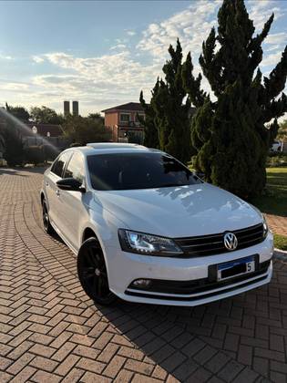 VOLKSWAGEN JETTA 2.0 TSI HIGHLINE 211CV GASOLINA 4P TIPTRONIC VOLKSWAGEN JETTA 2.0 TSI HIGHLINE 211CV GASOLINA 4P TIPTRONIC